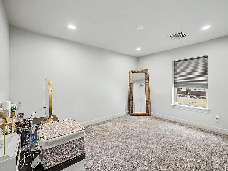 3414 N 44th Pl — Photo 32