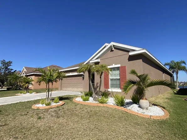 711 Parker Den Dr, Ruskin, FL 33570