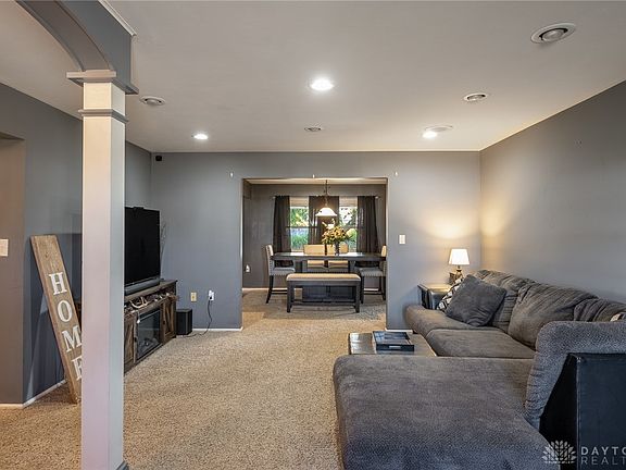 5th image of 108 Villa Dr
