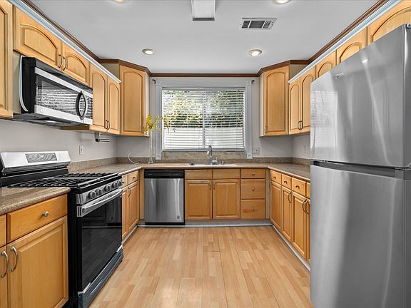 5th image of 5204 Etiwanda Ave