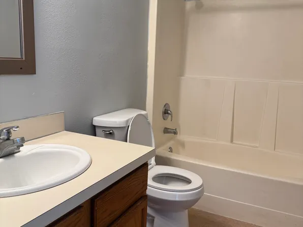 2106 S 1st Ave #1, Yakima, WA 98903