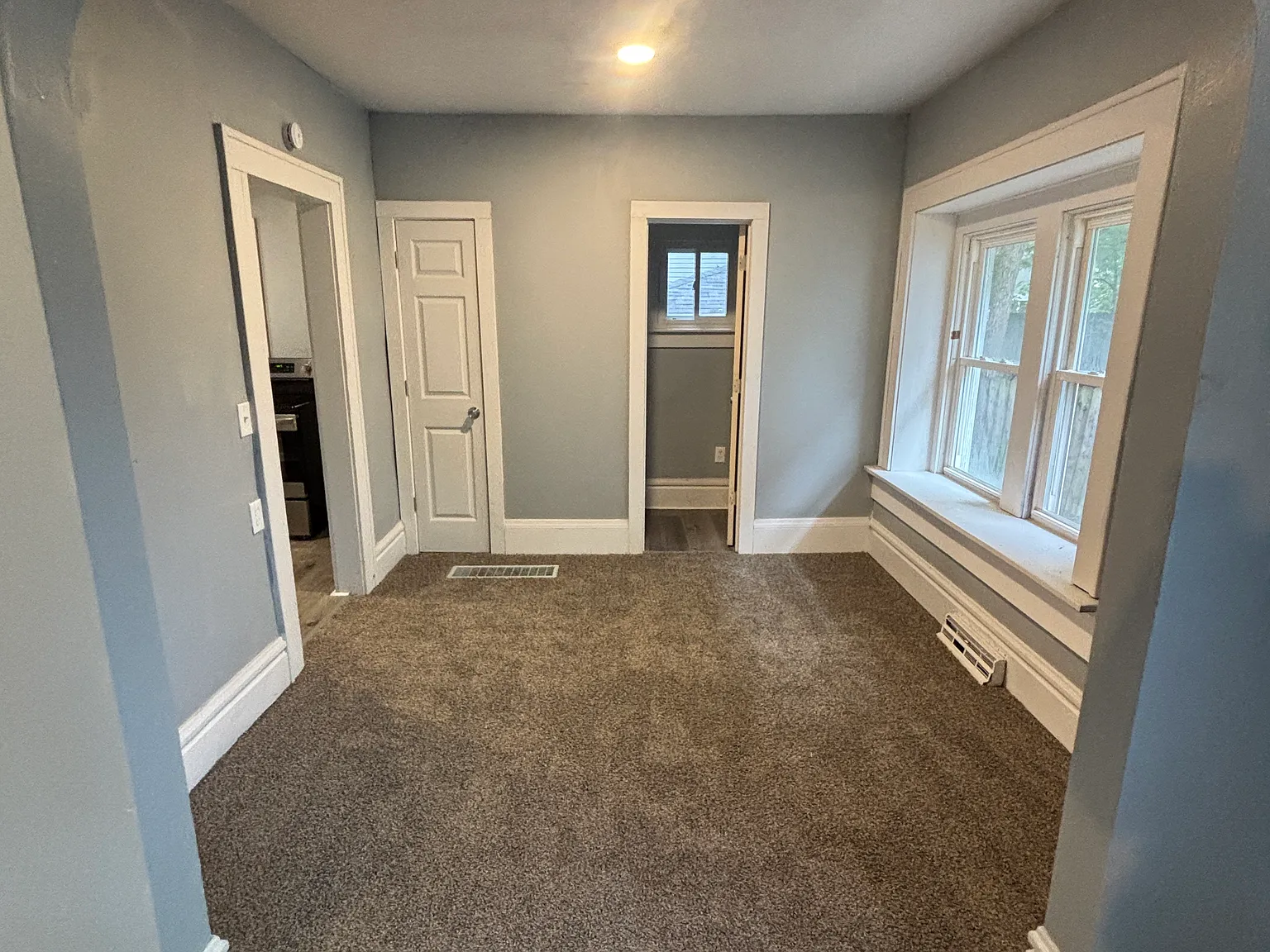 4 bed, 1.5 bath, 1308 sqft, $1,200 — Photo 3