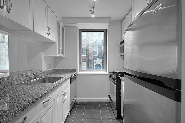 1st image of 360 W 43rd St APT N4l