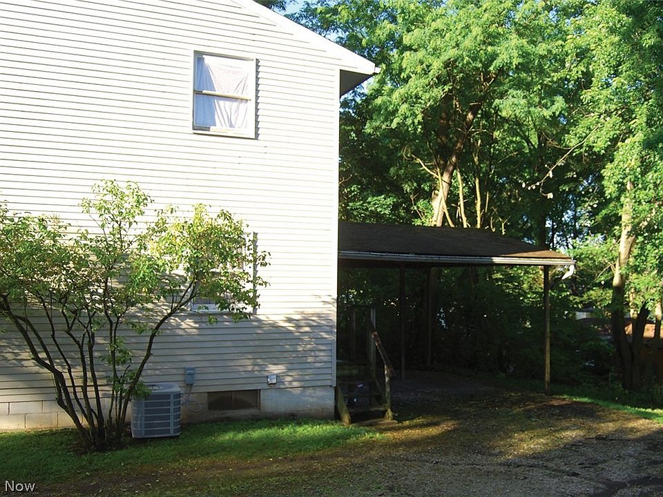 2nd image of 231-233 Bernower Ave SW