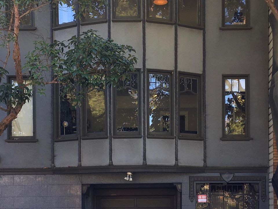 1st image of 2055 Oak St APT 3