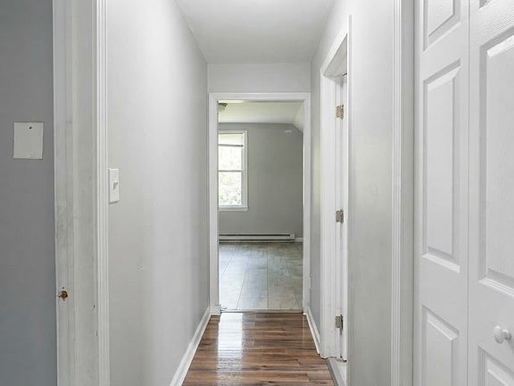 4th image of 28 Harding Pl #3A