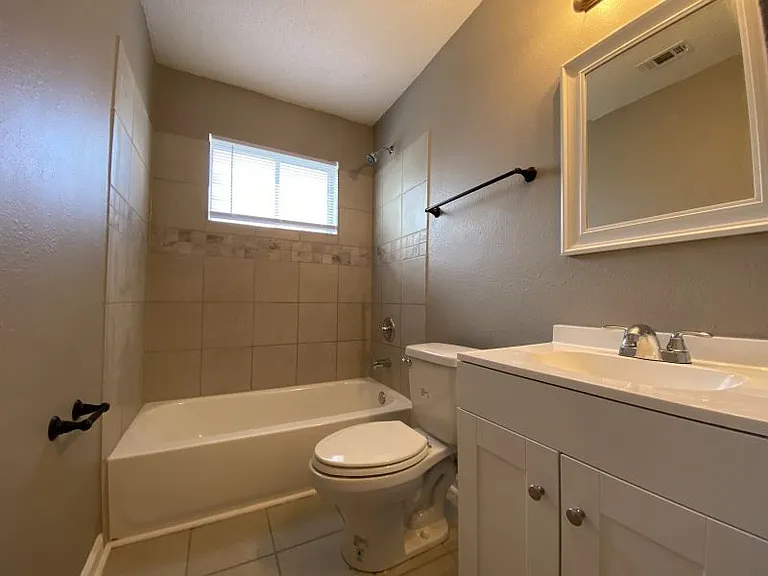 27 W Gage Ave — Photo 3