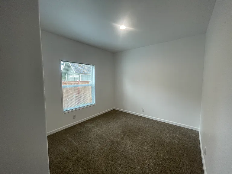 310 E Wood Ln — Photo 10