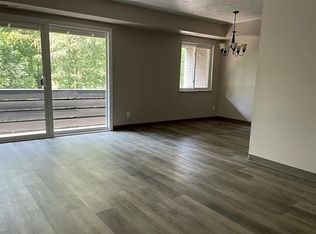 100 Penn Pleasant Dr #10, Verona, PA 15147