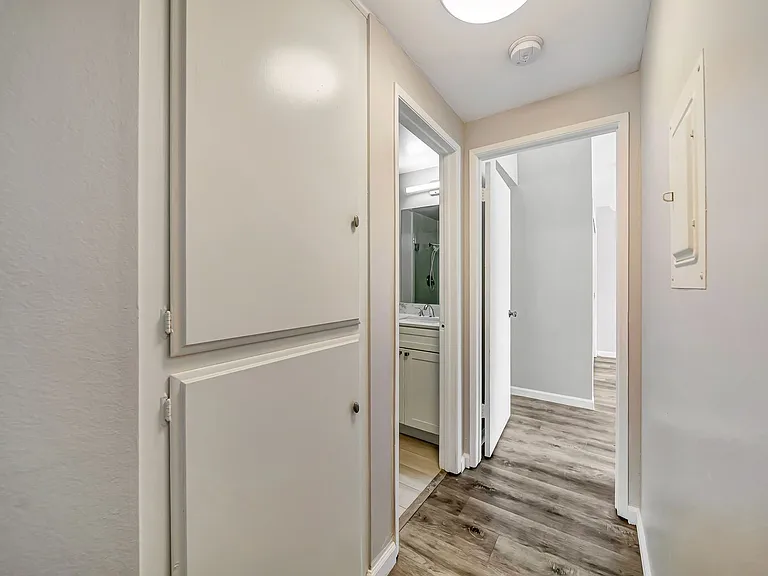 1751 Colby Ave #4 — Photo 17