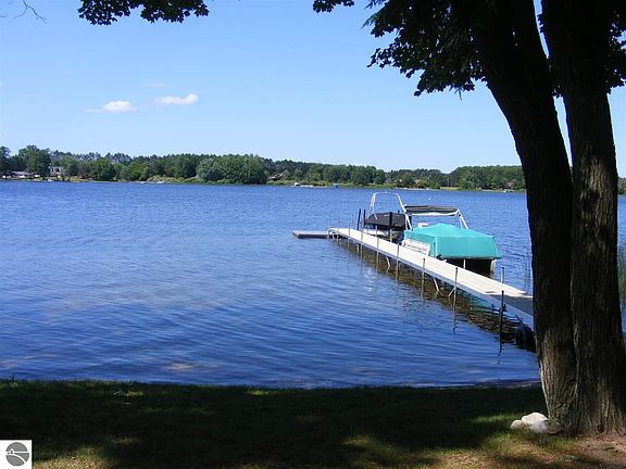 5th image of 2580 Lake Shore Dr