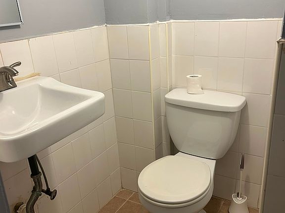 4th image of 666 Ogden St #3