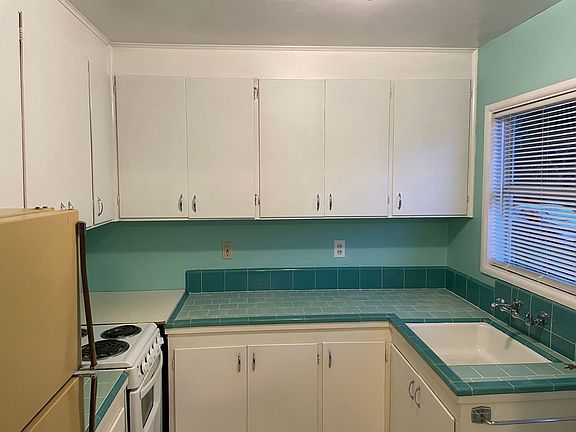 2nd image of 7704-7708 SE Harold St #7704
