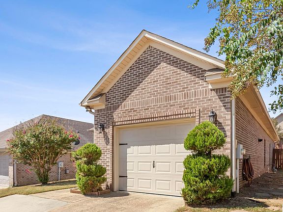 2nd image of 888 Cody Cir