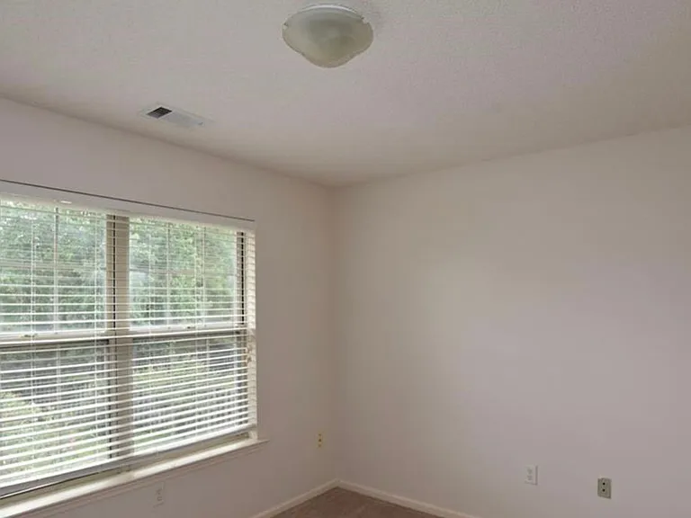 130 Shady Hill Cir — Photo 15