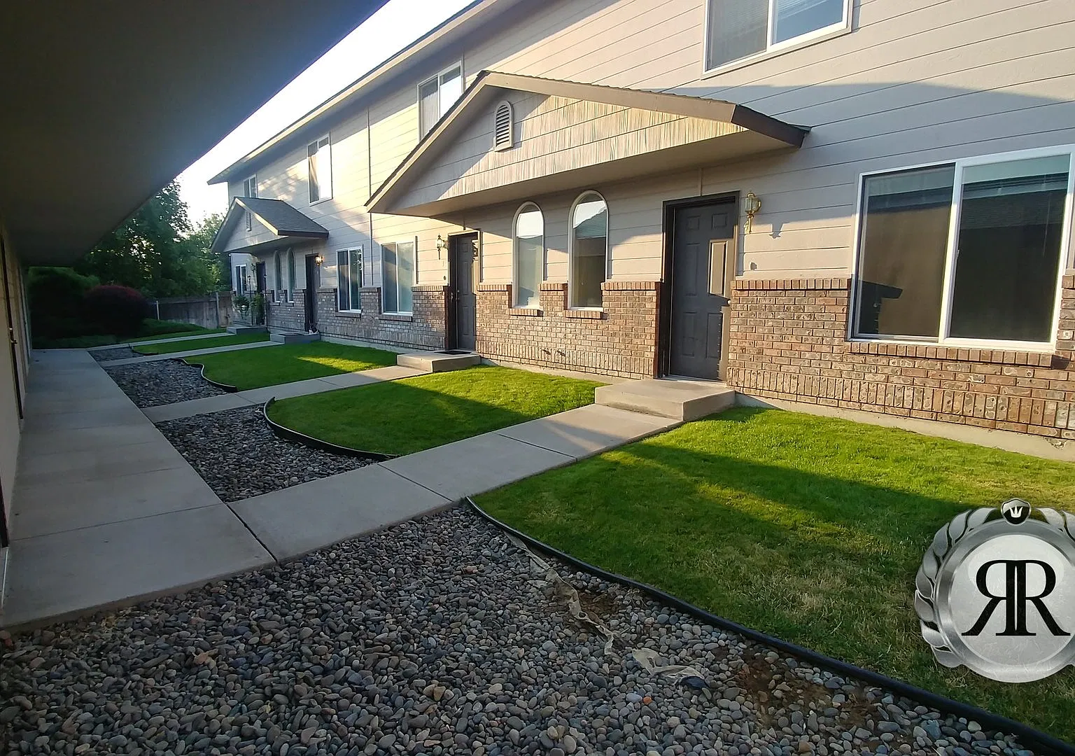Just Updated! 2 Bedroom, 1 1/2 Bath Townhouse with 2 car garage — Photo 1