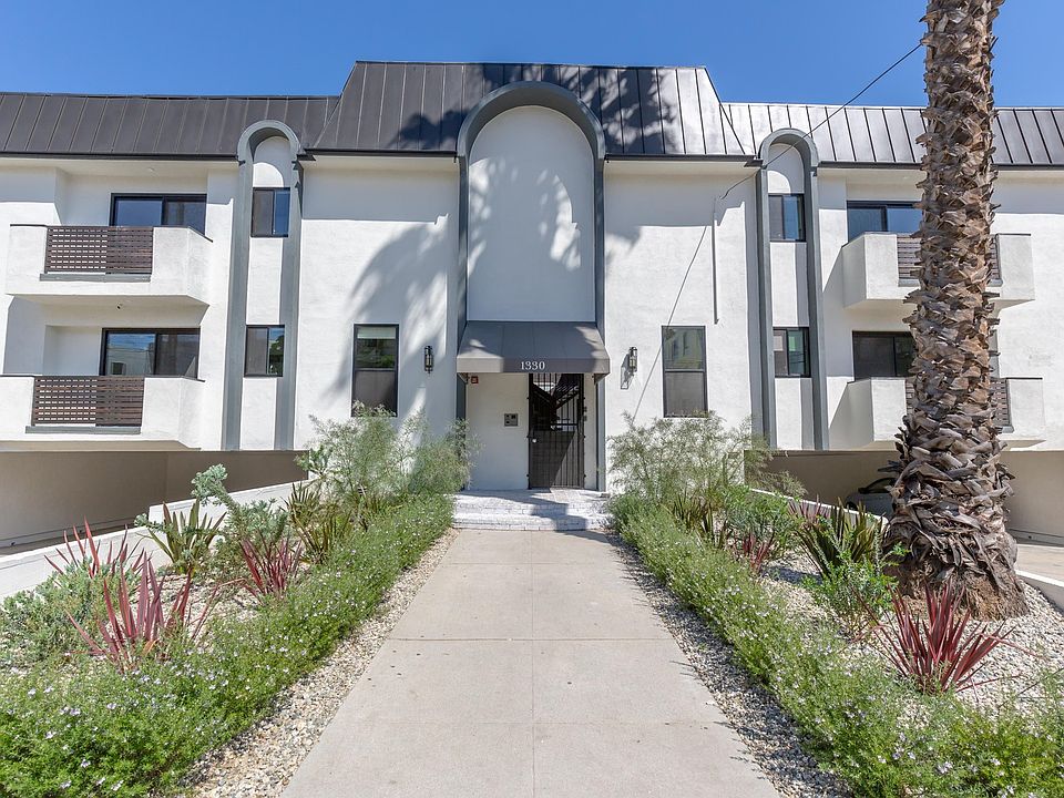 1st image of 1330 N Martel Ave APT 11