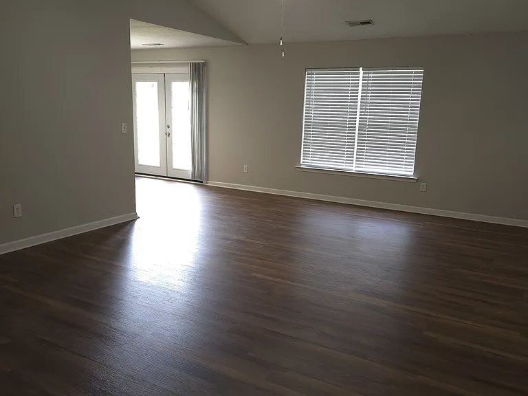 105 Zippo Pine Dr — Photo 12