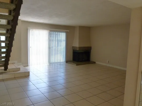 706 Fernwood Ln, Las Vegas, NV 89169
