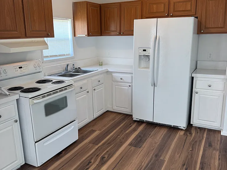 10586 SW Park Ave — Photo 6