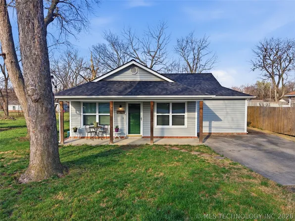 206 S Division St, Coweta, OK 74429