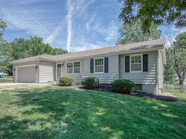 8721 Slater St, Overland Park, KS 66212