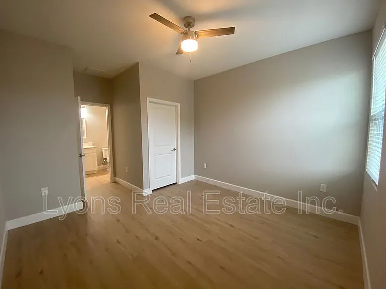 13250 Longville Ave — Photo 9