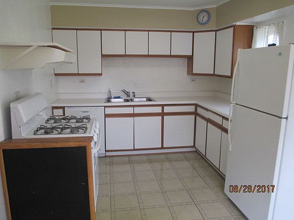 4th image of 1205 Barberry Ln