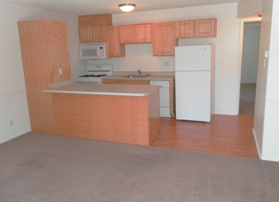 Kitchen & Living room