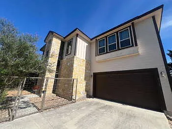 3 bed, 2.5 bath, 2125 sqft, $2,500 — Photo 2