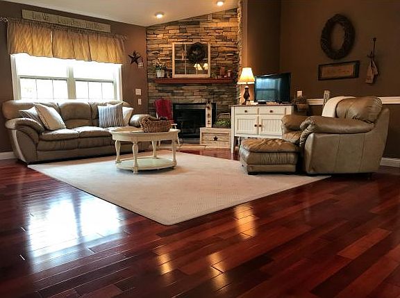 5th image of 21212 Alpine Dr