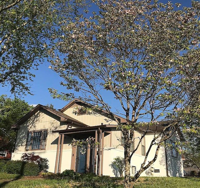 1st image of 3000 Gibbs Dr