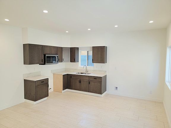 2nd image of 13405 Gladstone Ave
