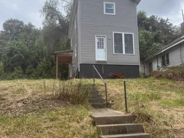 627 Bennett St, Bridgeport, OH 43912