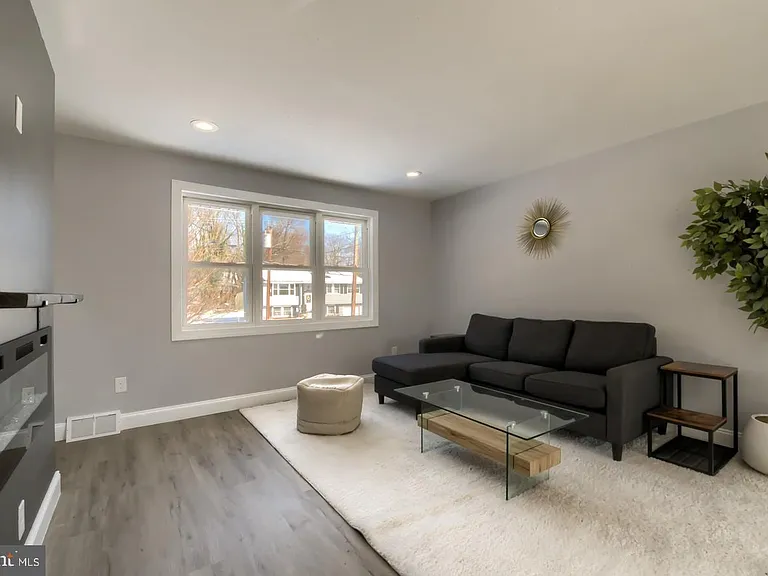 502 Bloomfield Dr — Photo 4