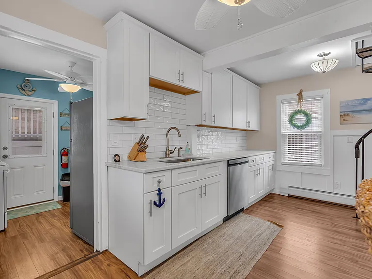 227 Bay Ter — Photo 15
