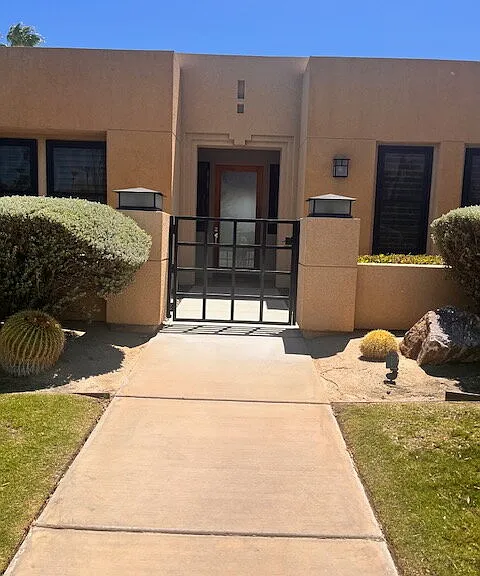 2280 N Hermosa Dr — Photo 10