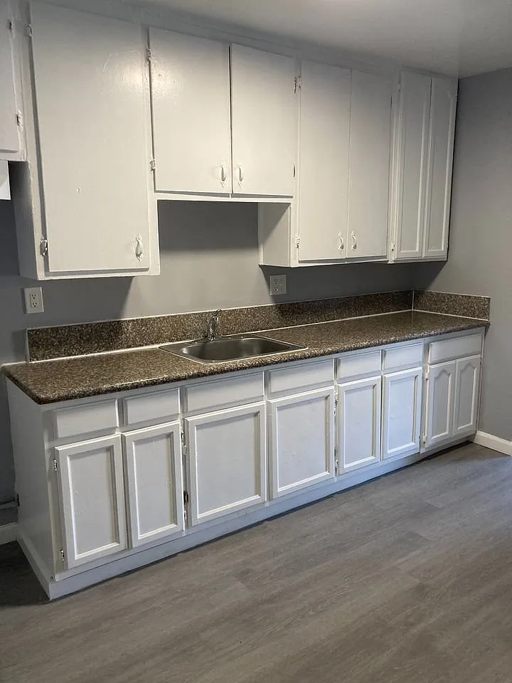 2 bed, 850 sqft, $2,095 — Photo 2