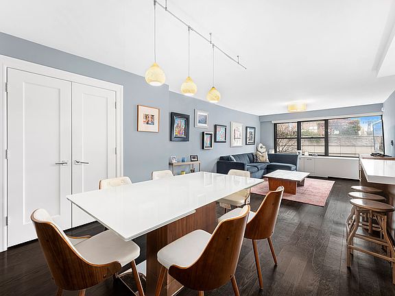 2nd image of 166 E 61st St #4JK