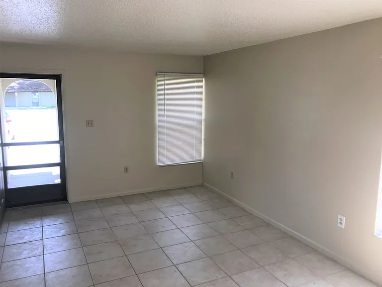 2806 46th Avenue Dr W — Photo 6
