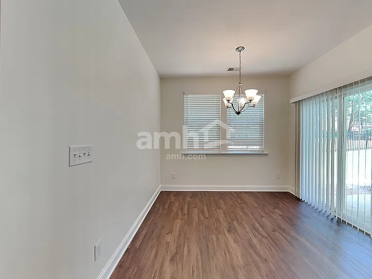 300 Vaughan Pl — Photo 5