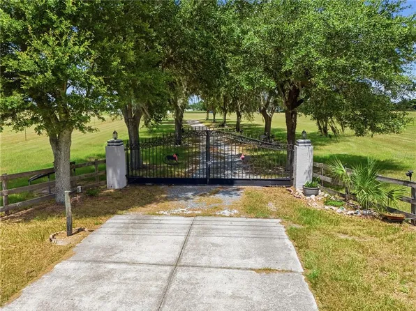 11748 NE Jacksonville Rd, Anthony, FL 32617