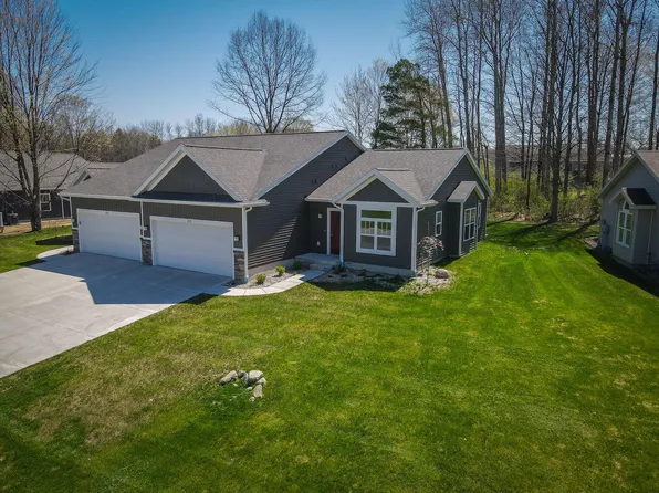 153 W Creek Dr, Hart, MI 49420