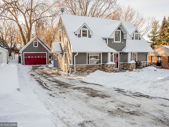 2nd image of 600 Valley Ln