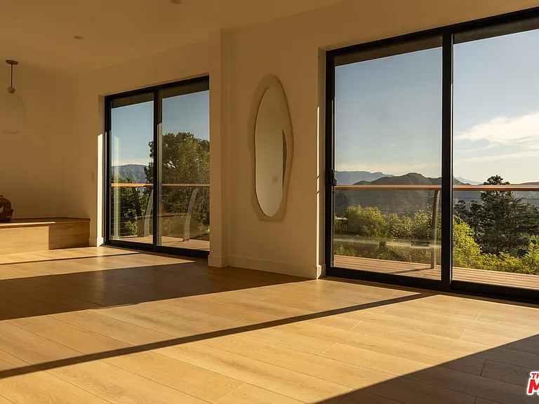 7802 Torreyson Dr — Photo 34