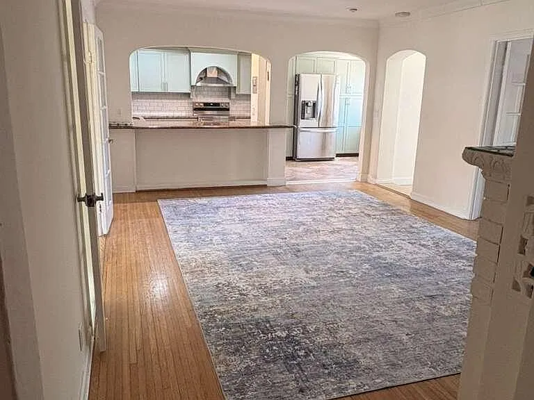 733 NE 18th Ave — Photo 10