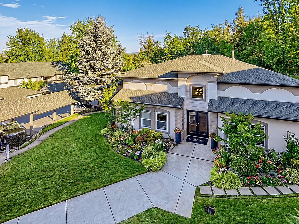 Scott Mountain Exterior Summertime