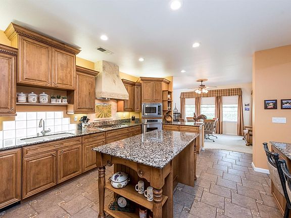 5th image of 2451 E Marquise Ct