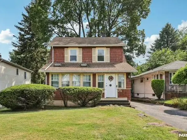 272 Rosemont Pl, Englewood, NJ 07631