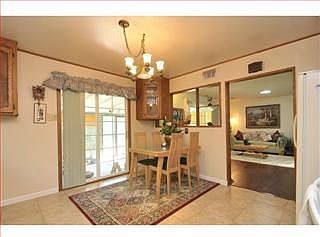 3rd image of 4816 Kinghurst Dr